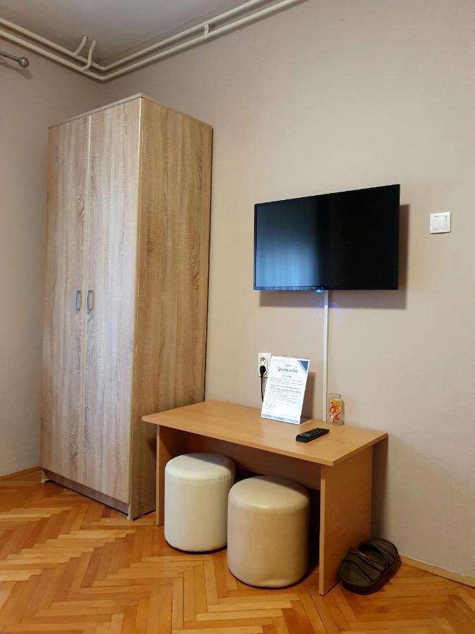 Gradiska Na Savi Apartmani I Sobe מראה חיצוני תמונה