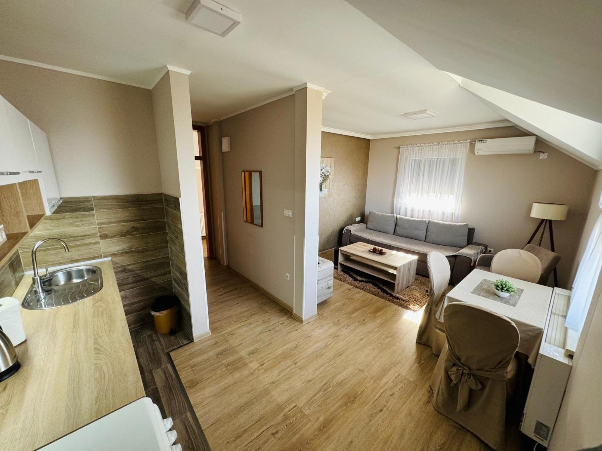 Gradiska Na Savi Apartmani I Sobe מראה חיצוני תמונה