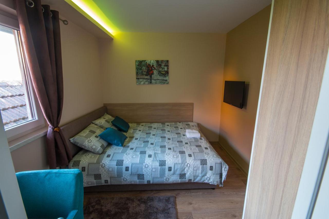 Gradiska Na Savi Apartmani I Sobe מראה חיצוני תמונה